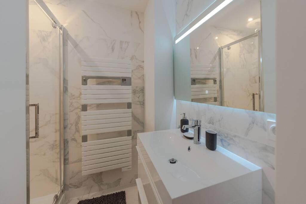 Arty Paris Apartment Disneyland มานี-เลอ-องเกรอ ภายนอก รูปภาพ